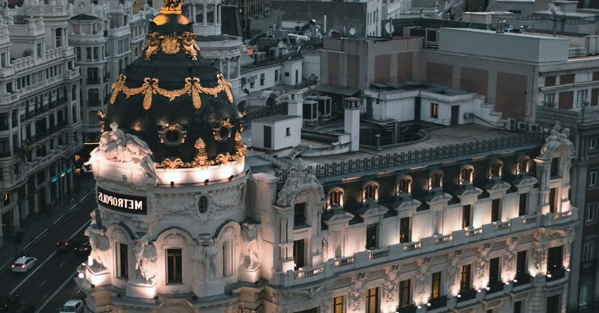 Trabajar en Cartagena: empleos, salarios y sectores en 2026